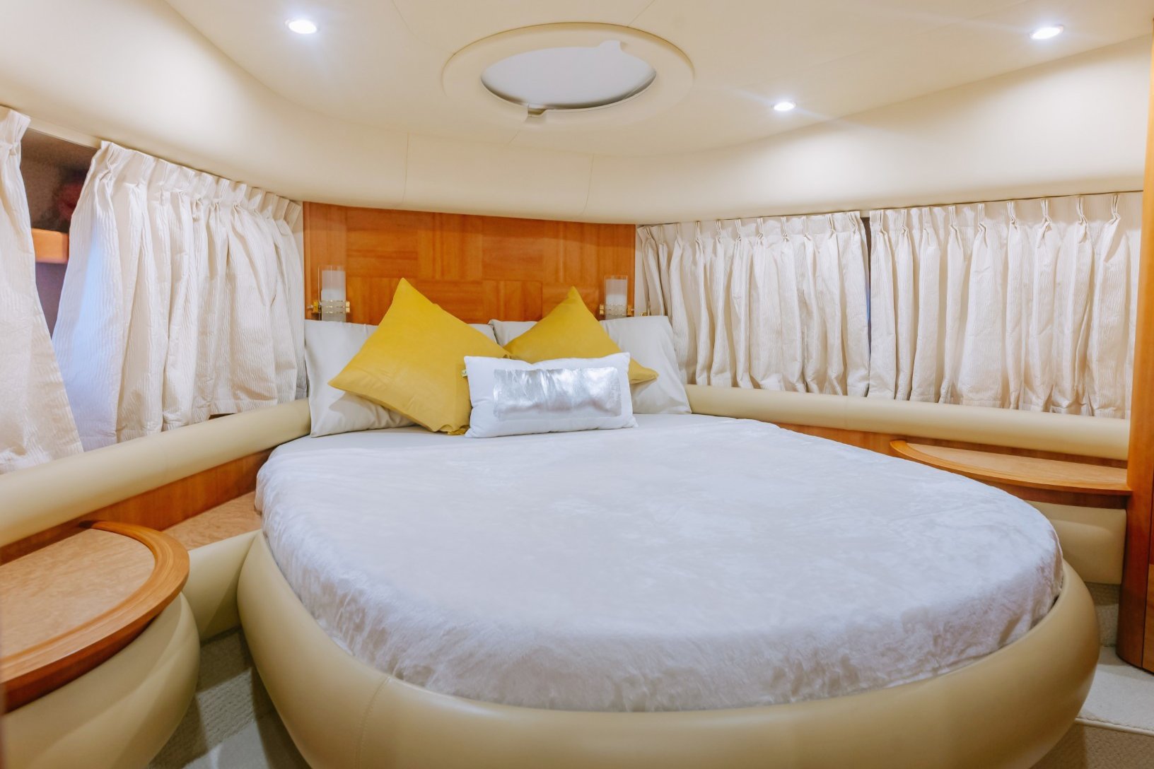 Azimut White Pearl, gallery image 2