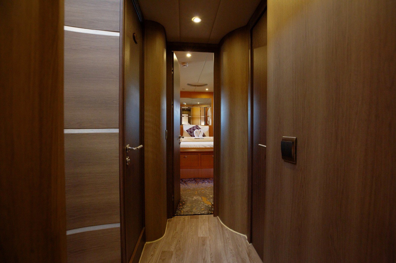 Numarine Veronika, gallery image 11