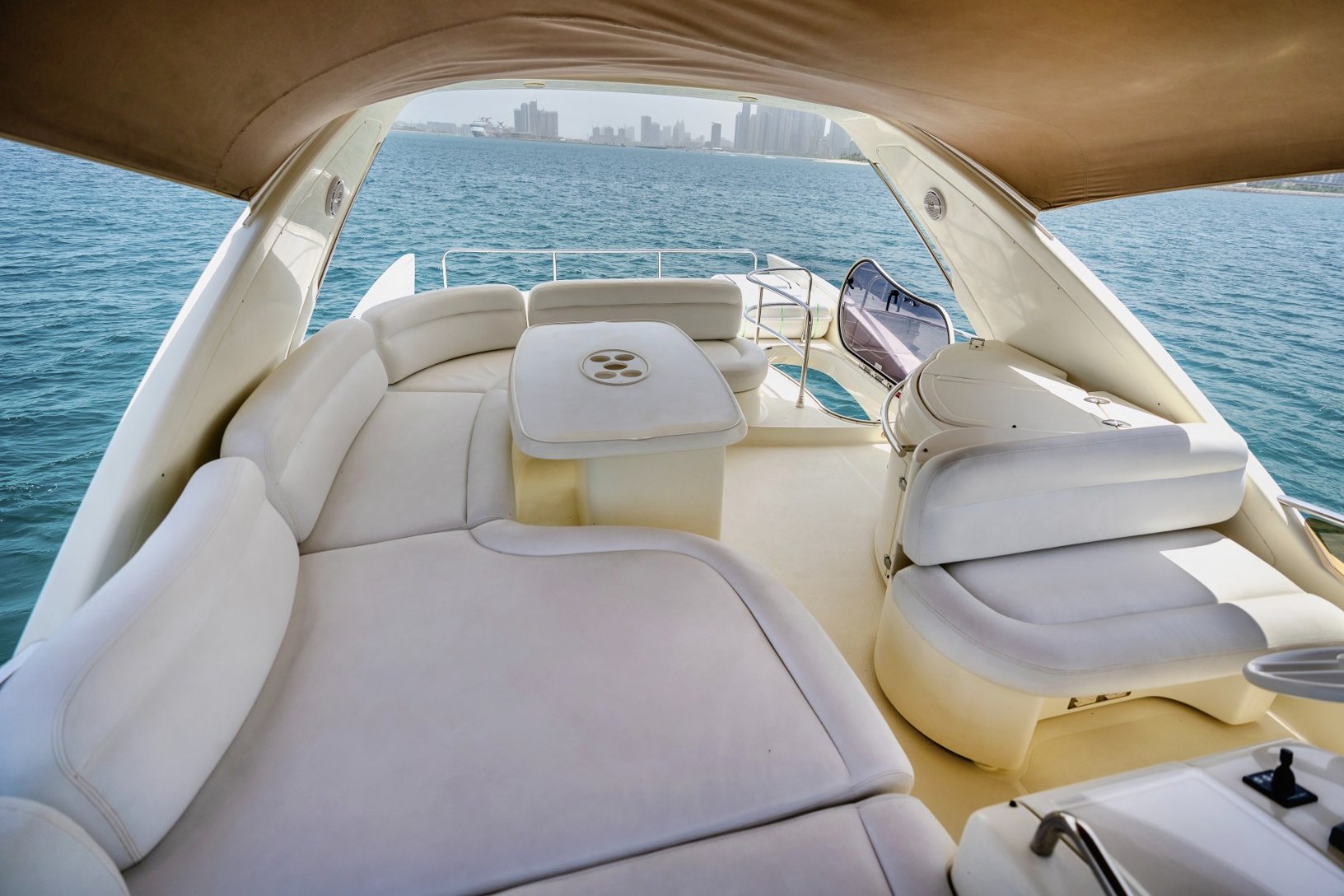 Azimut Lucky Star, gallery image 6