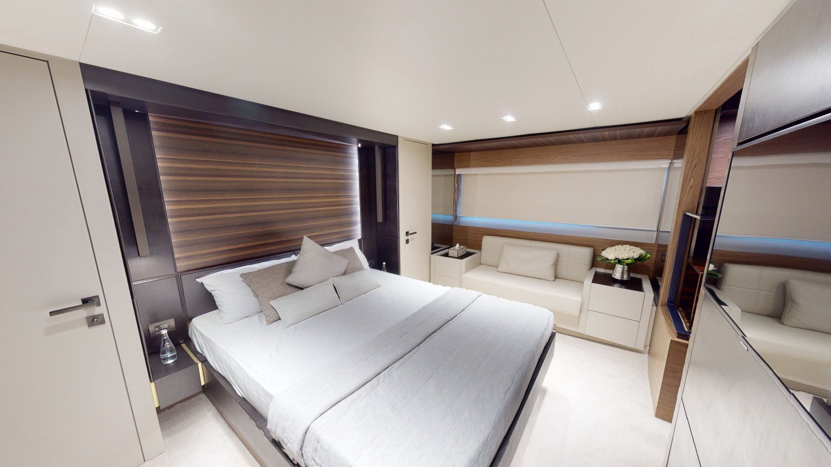 Ferretti 67 ft, gallery image 2