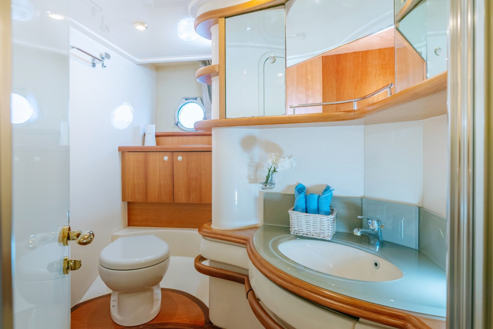 Azimut White Pearl, gallery image 5