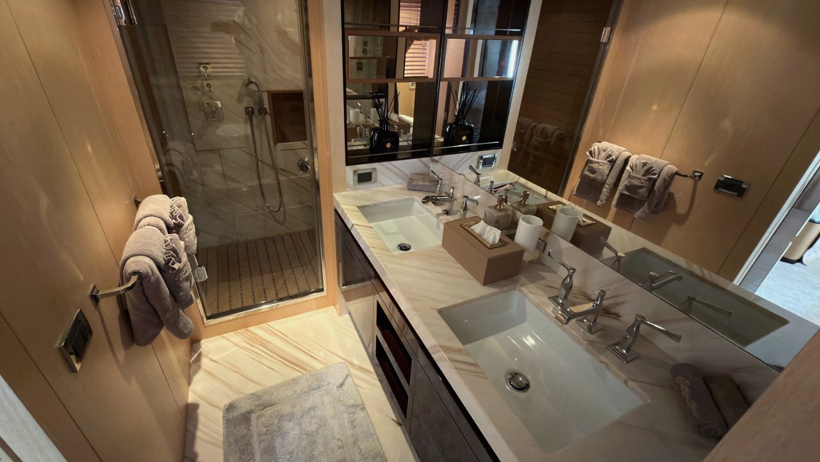 Azimut Satisfaction, gallery image 16