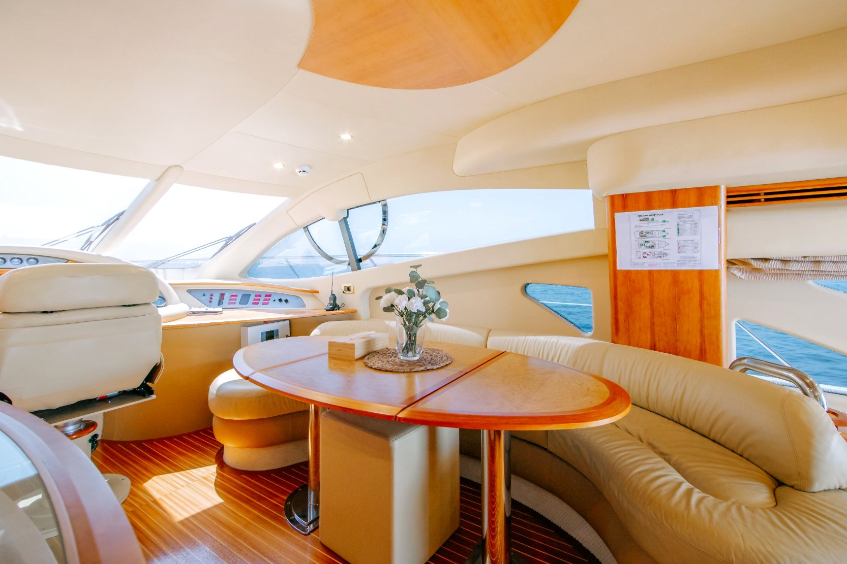 Azimut White Pearl, gallery image 4