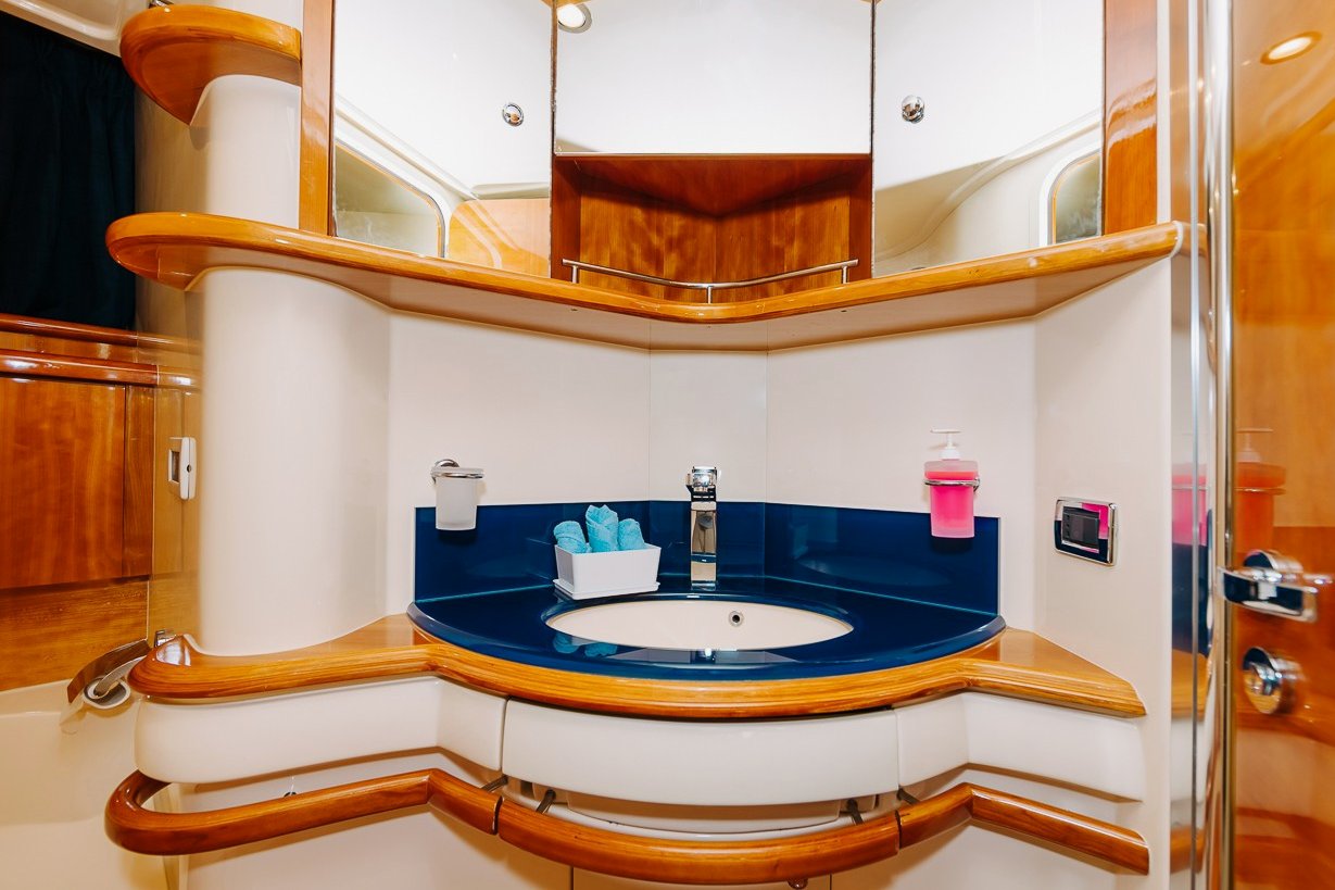 Azimut 8ofUs, gallery image 3