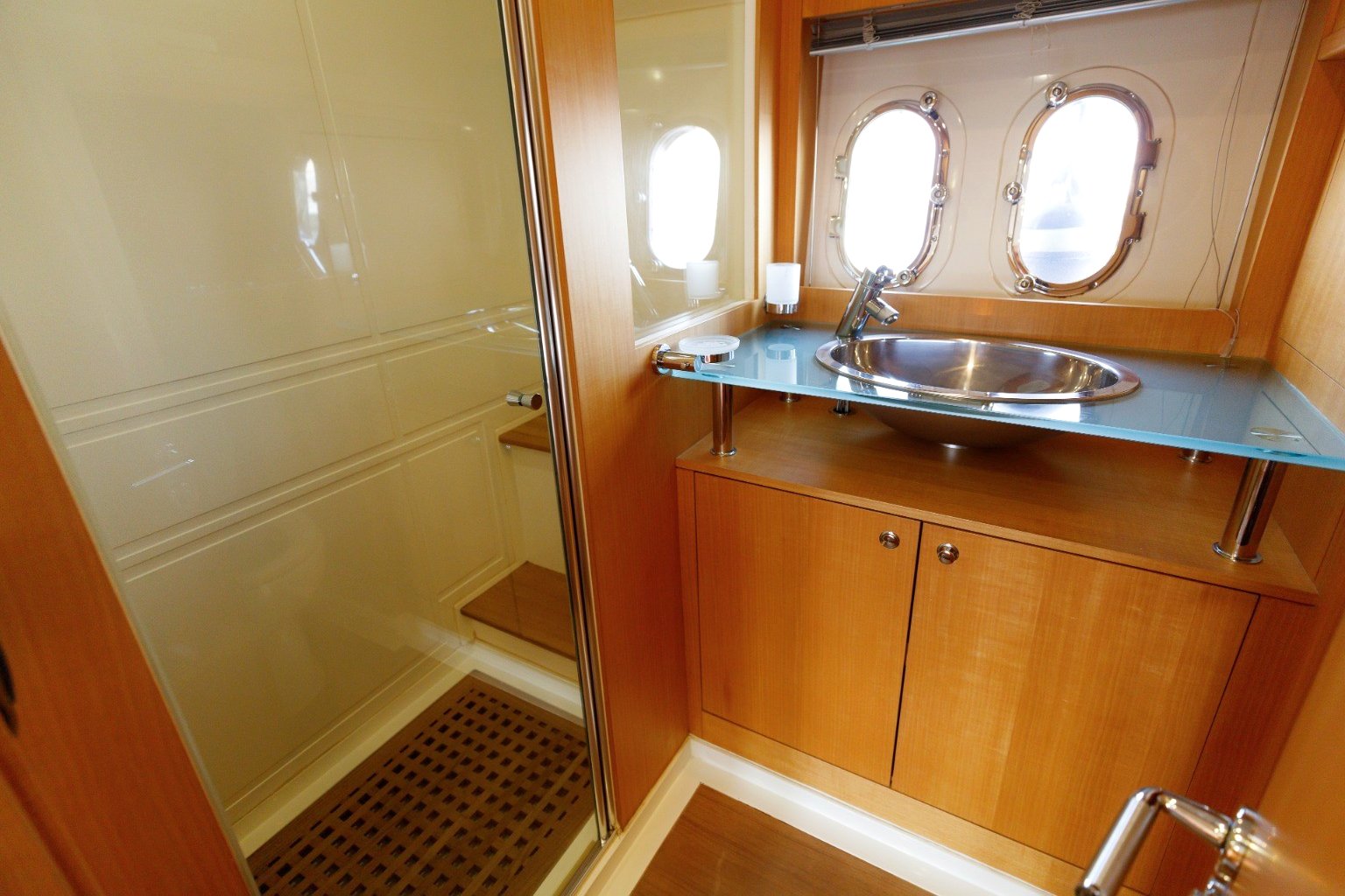 Numarine Veronika, gallery image 10